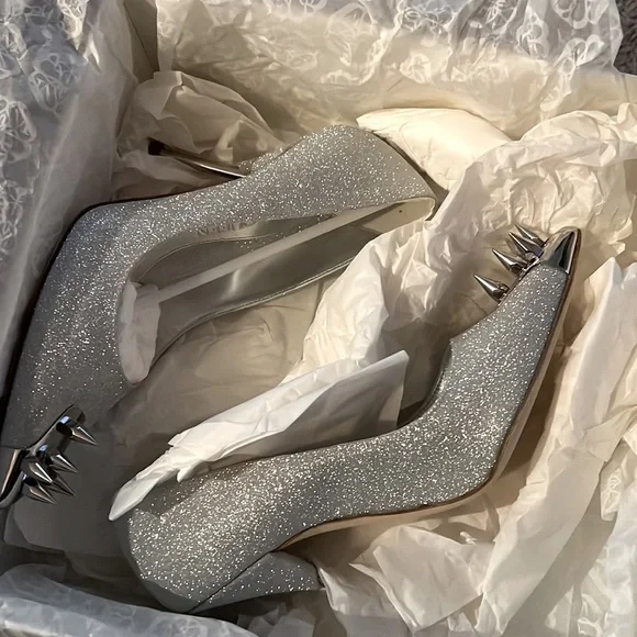 Alexander McQUEEN Studded Detail Pumps, New, w/Dust Bag, Size EU37 - Picture 5 of 9